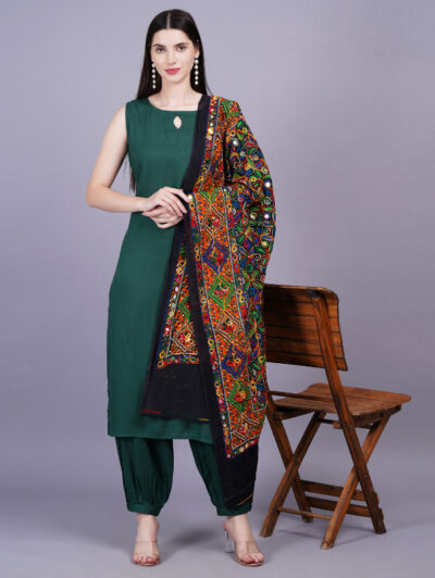 Women Green Color Kurta Pant Dupatta Set